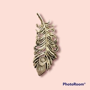 💥5/$10💥 Silver leaf pendant with heart